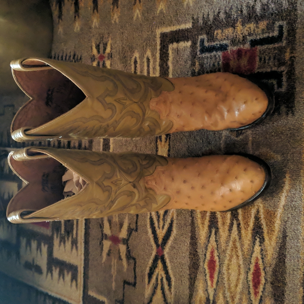 Vintage cowboy boots Tony Lama ostrich 9.5 D